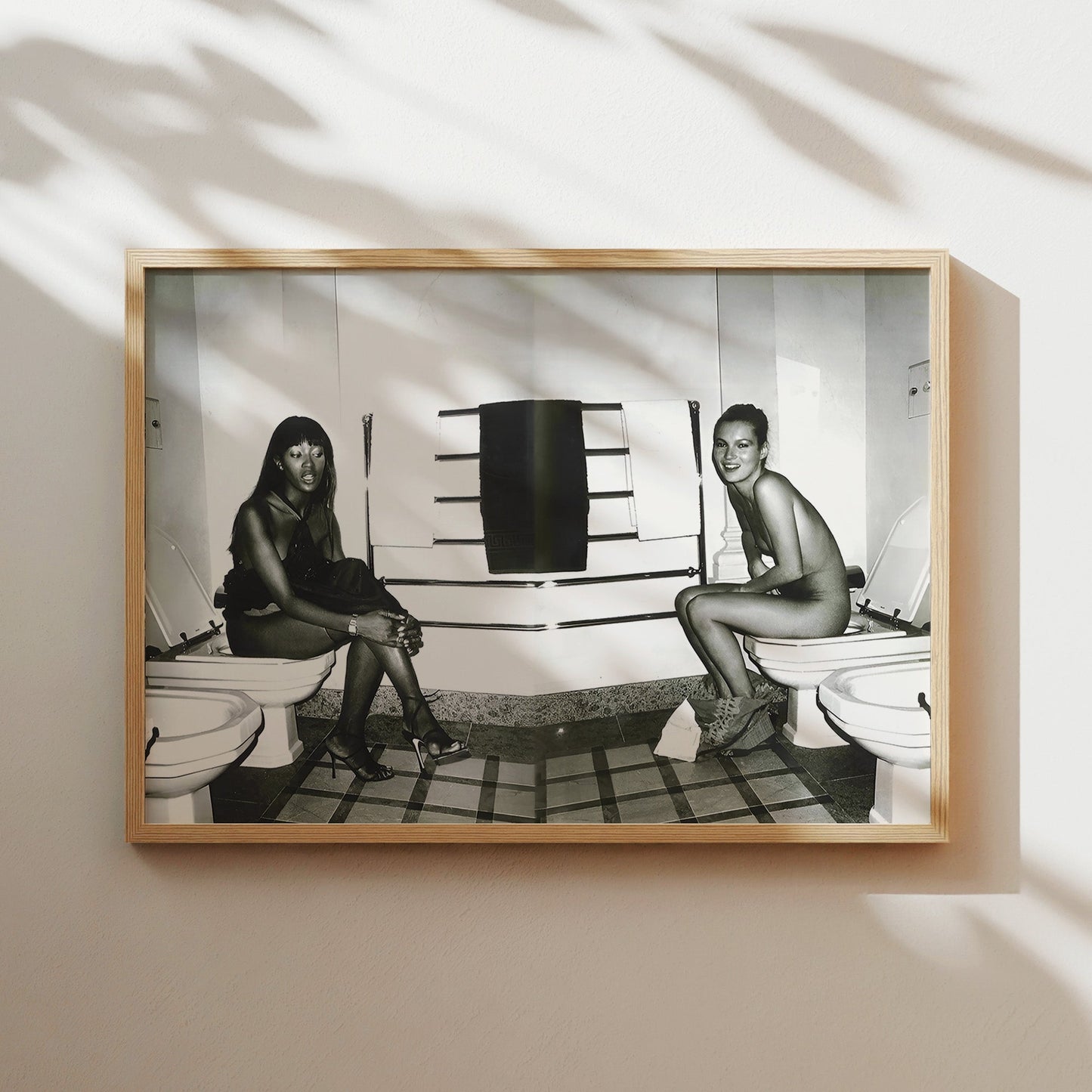 Naomi Campbell and Kate Moss Bathroom Wall Art - Iconic 90s Supermodel Black and White Photography Poster for Fashion Lovers