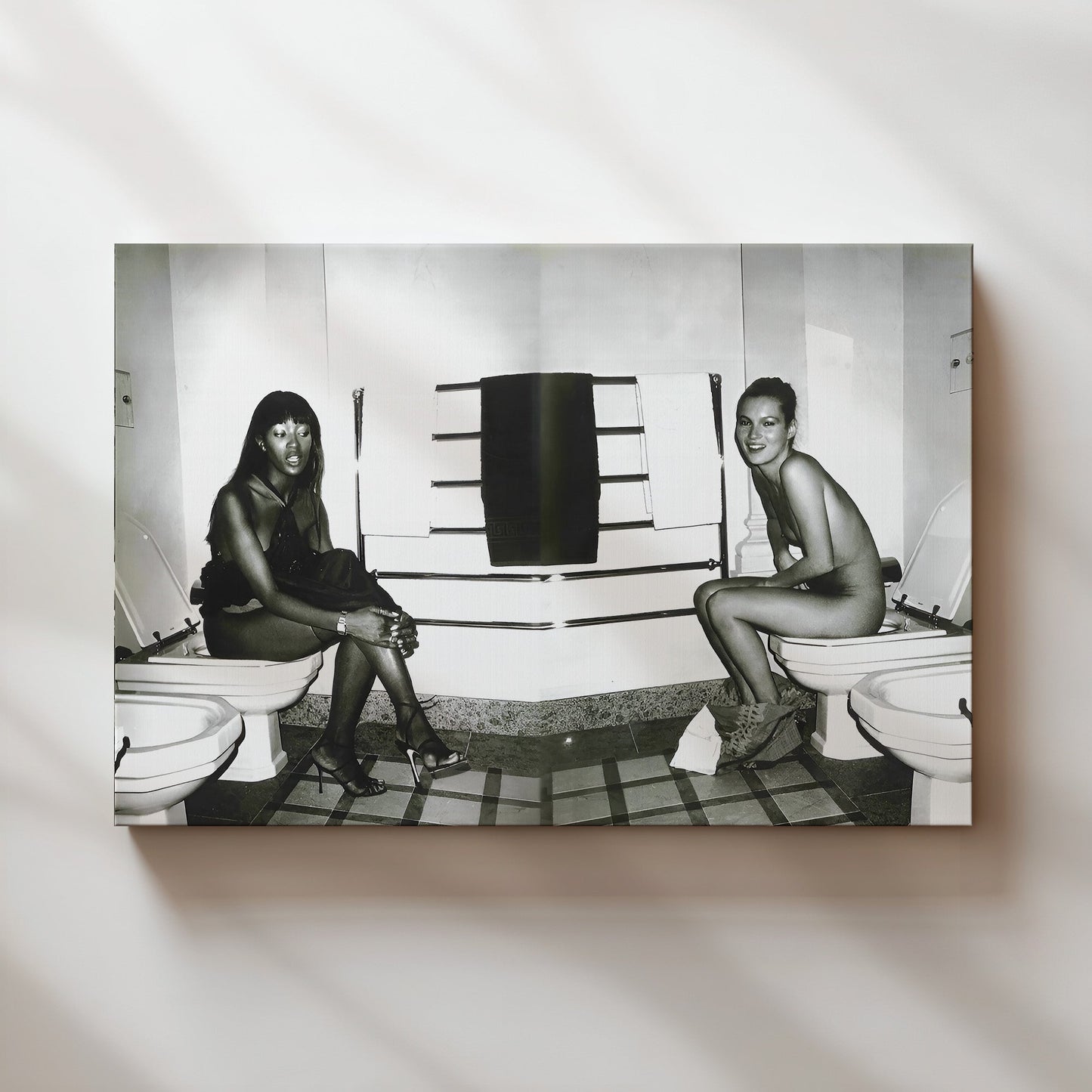 Naomi Campbell and Kate Moss Bathroom Wall Art - Iconic 90s Supermodel Black and White Photography Poster for Fashion Lovers