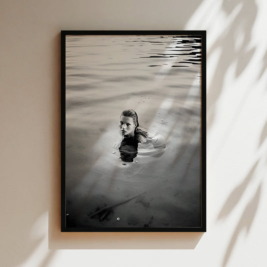 Kate Moss Emerging from Water – Moody Black and White Photography Wall Art, Supermodel Poster Print, Fashion Minimalist Home Decor