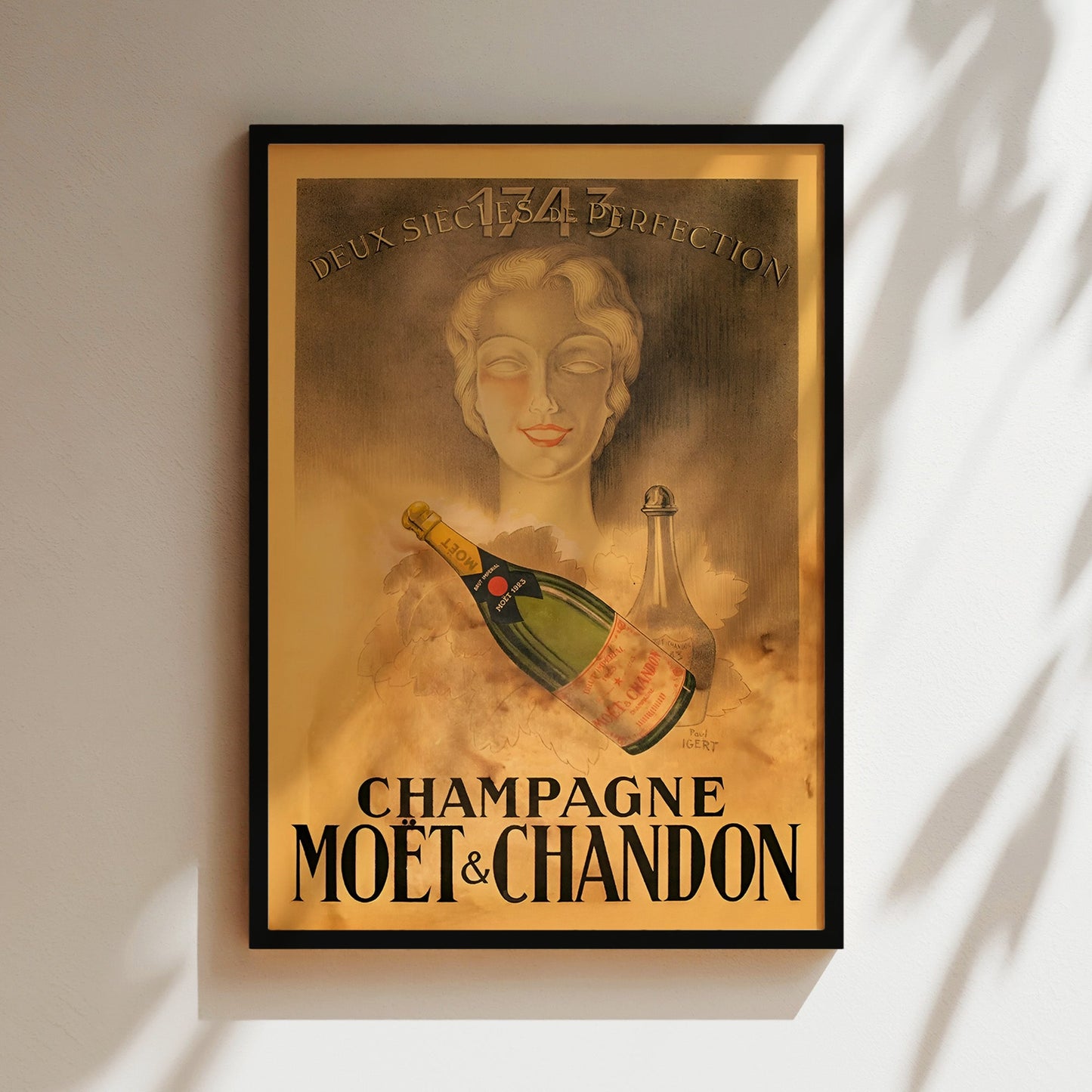 Vintage Moet & Chandon Champagne Poster - Classic French Advertisement Print, Elegant Art Deco Bar Wall Decor for Kitchens or Dining Rooms