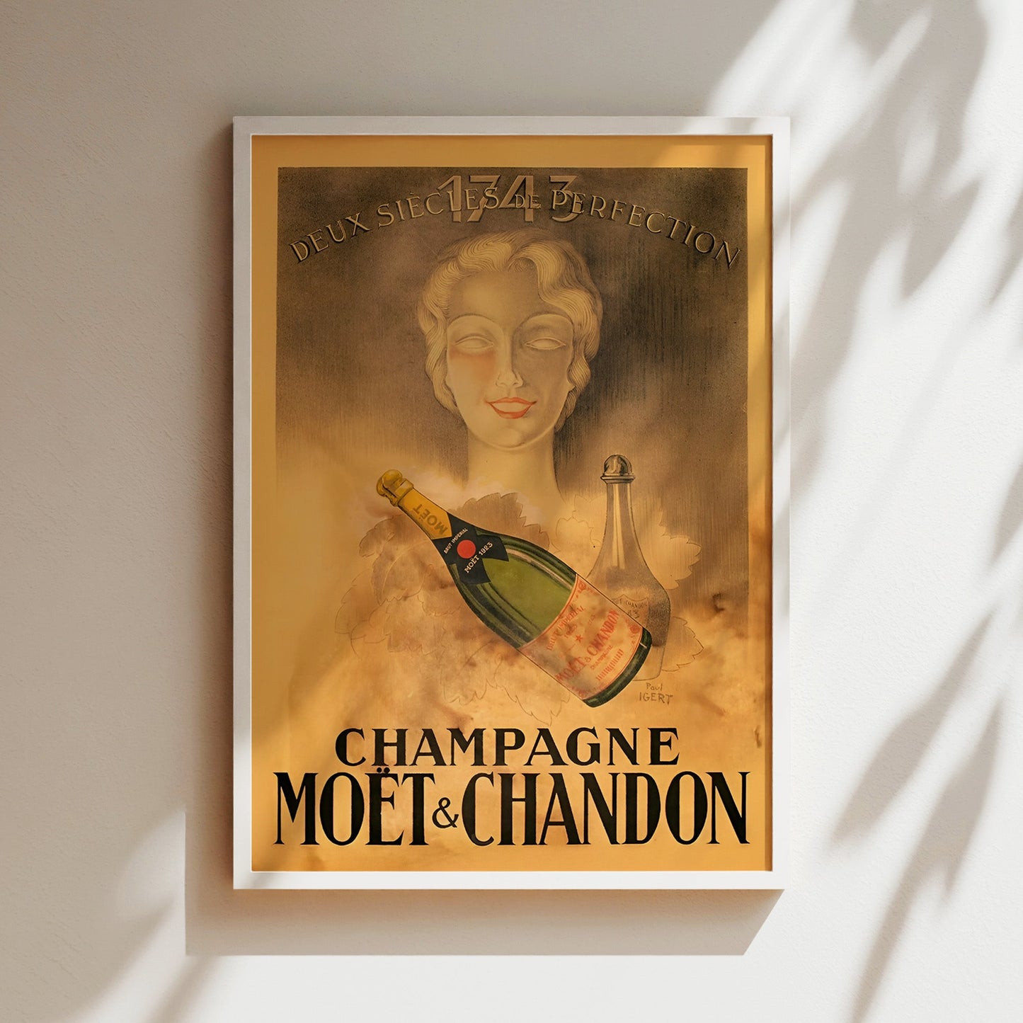 Vintage Moet & Chandon Champagne Poster - Classic French Advertisement Print, Elegant Art Deco Bar Wall Decor for Kitchens or Dining Rooms