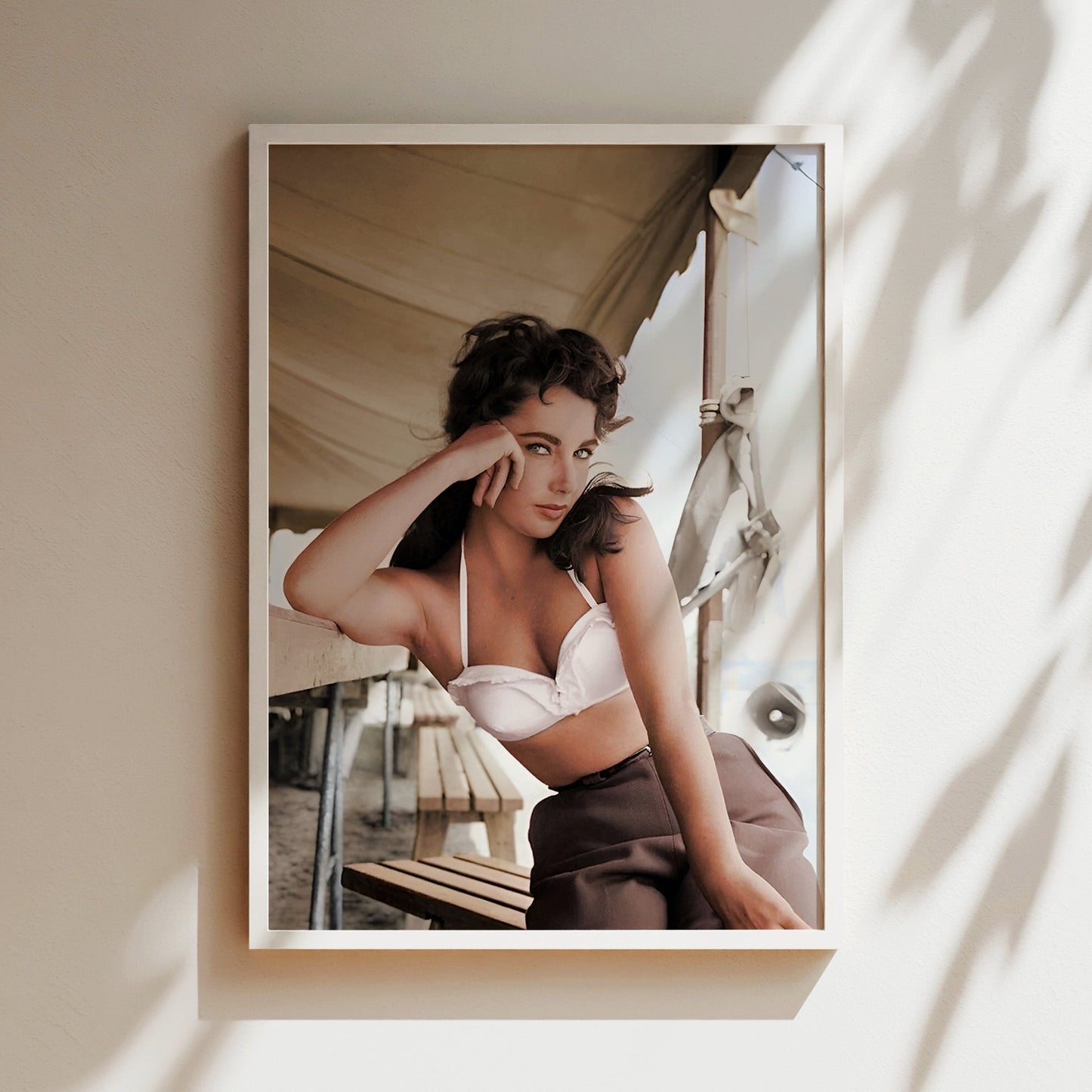Elizabeth Taylor Giant Set Wall Art - Classic Hollywood Poster, Vintage Film Print, Iconic Actress Canvas, Retro Movie Decor, Glamour Sign